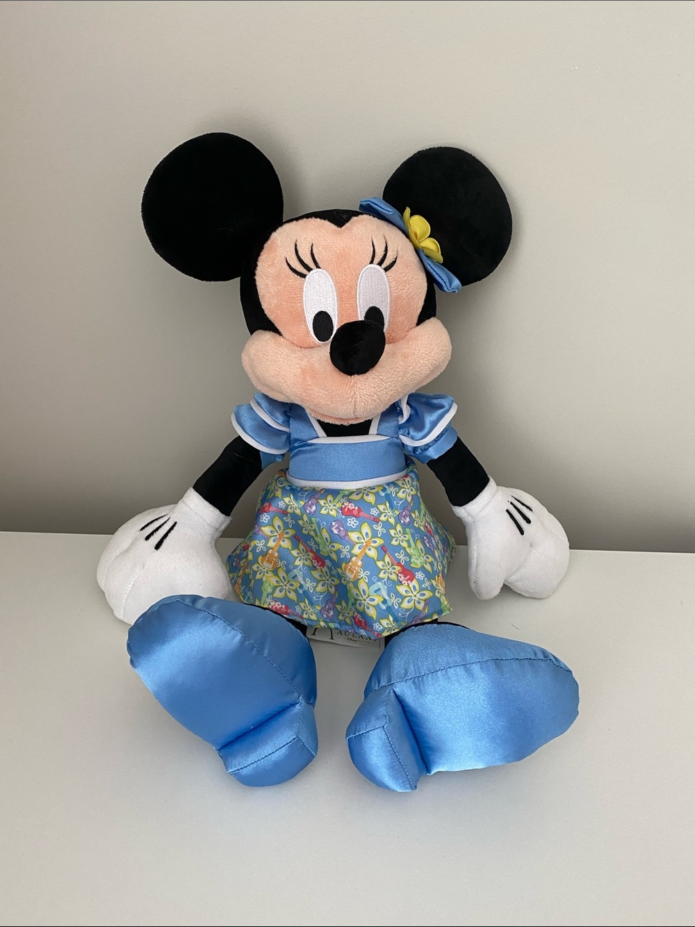 Disney Parks Aulani Minnie Mouse Plush
